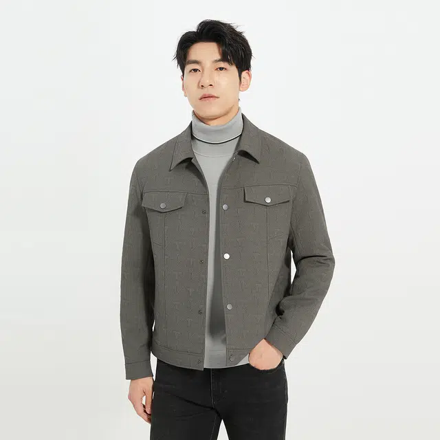 利郎 都市休闲肌理提花潮流时尚翻领口袋装饰短款秋季夹克 男款