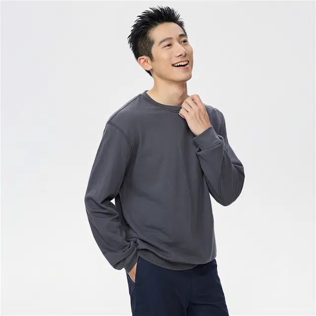 佐丹奴 纯棉明线圆领针织套头长袖卫衣 男款