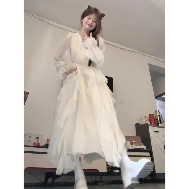 依钗 气质显瘦荷叶边小众长款长袖连衣裙 女款