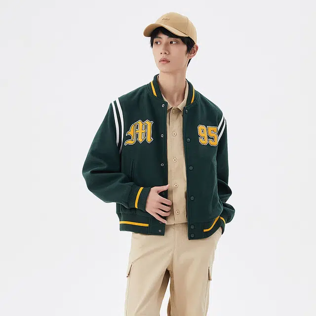 美特斯邦威 拼接撞色字母印花休闲棒球服 男款