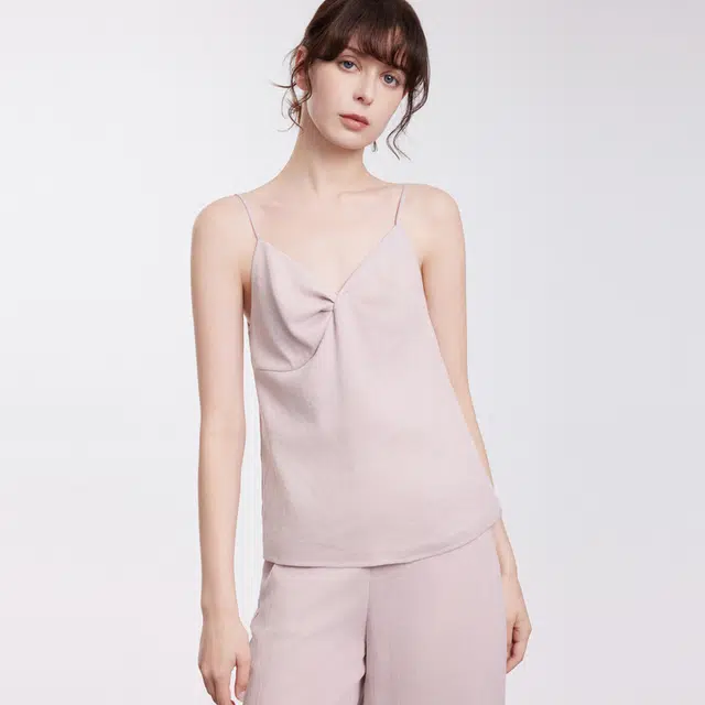ELLE V