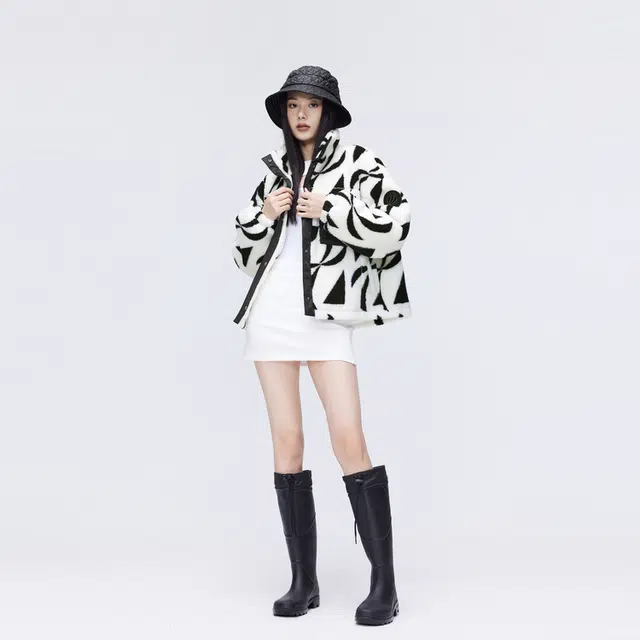 波司登 时尚休闲都市户外新款羽绒服 女款