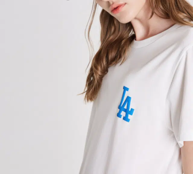MLB T
