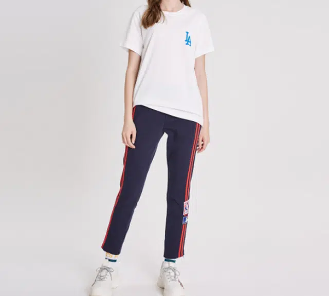 MLB T