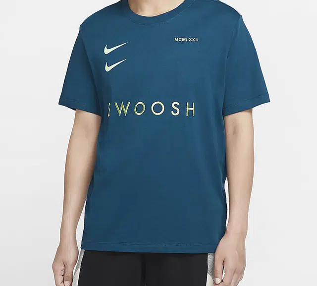 Nike Sportswear SwooshT