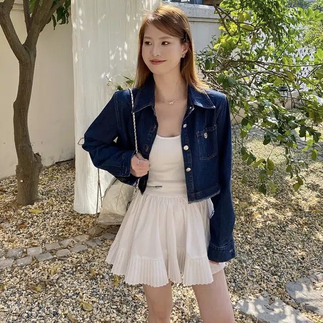 COMMA GIRL
