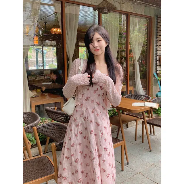纤丝鸟 法式温柔风浪漫小花设计感百搭蕾丝开衫吊带连衣裙 女款