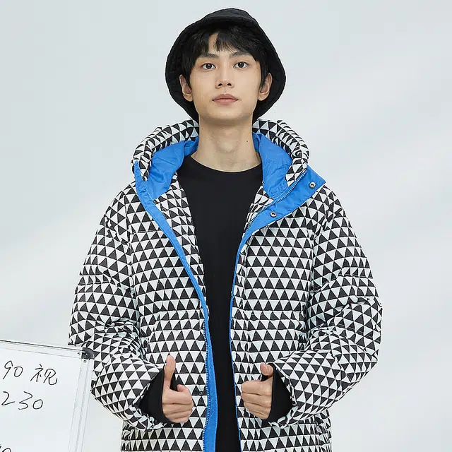 美特斯邦威 几何图案满印连帽保暖加厚长袖羽绒服 男款