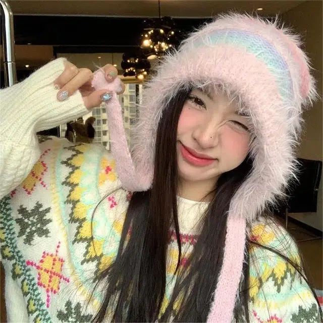 恩僾德 日系原宿渐变色条纹保暖毛绒帽子显脸小女秋冬系带小众百搭高颜值护耳针织套头 聚酯纤维 绒线帽 男女同款情侣款