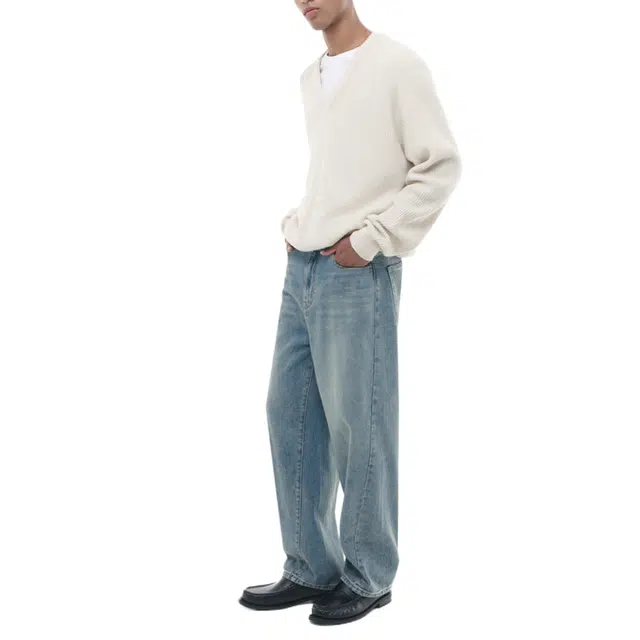 BESLOW OVERSIZED V NECK KNIT