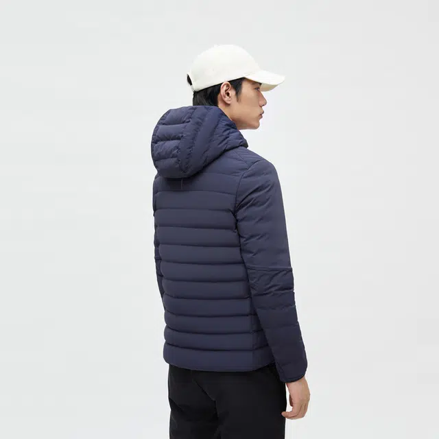波司登 新款时尚都市休闲户外羽绒服 男款