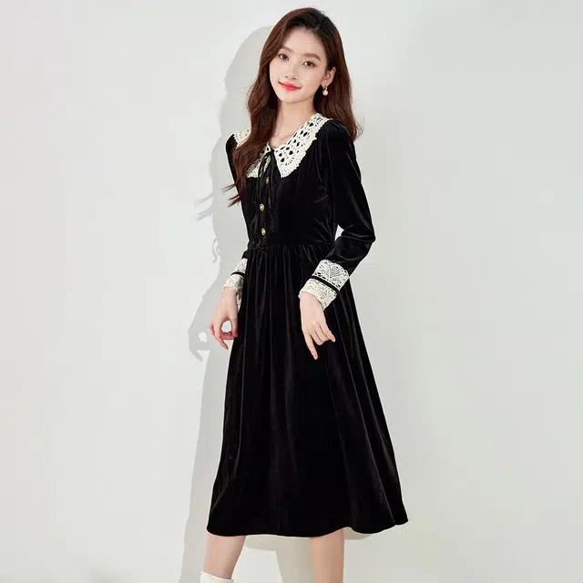 爱依莲 赫本风丝绒法式复古娃娃领气质简约高级感小裙子长袖连衣裙 收腰 女款 黑色