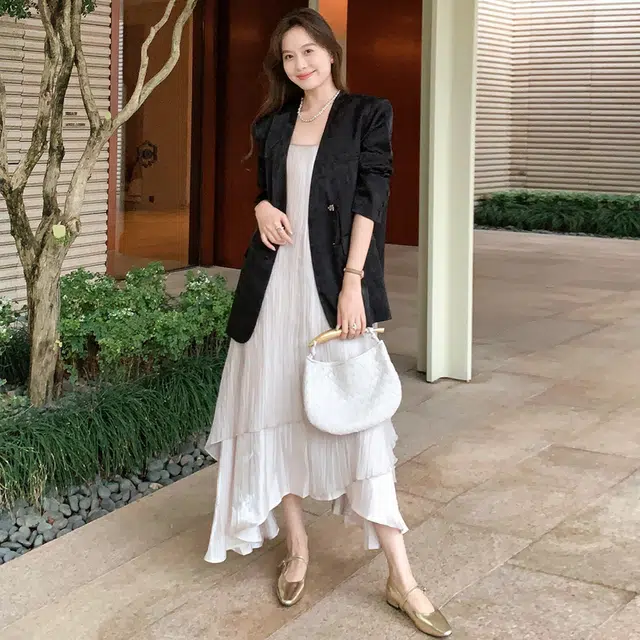 美洋 暗纹提花新中式蝴蝶扣休闲正肩西装 女款 黑色
