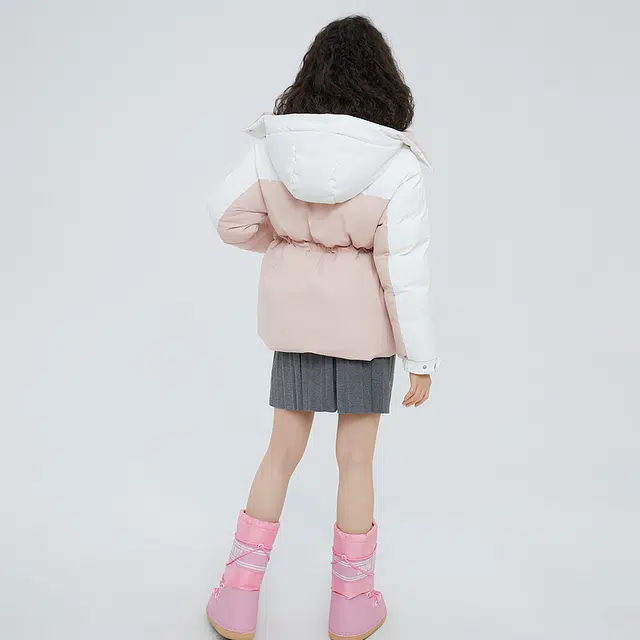 美特斯邦威 拼色连帽大口袋收腰落肩加厚保暖羽绒服 女款