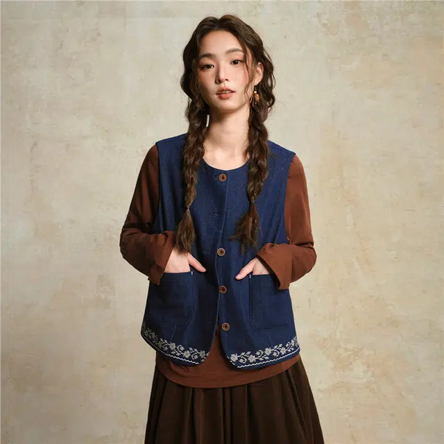 佐丹奴 撞色绣花下摆圆领牛仔外套马甲 女款