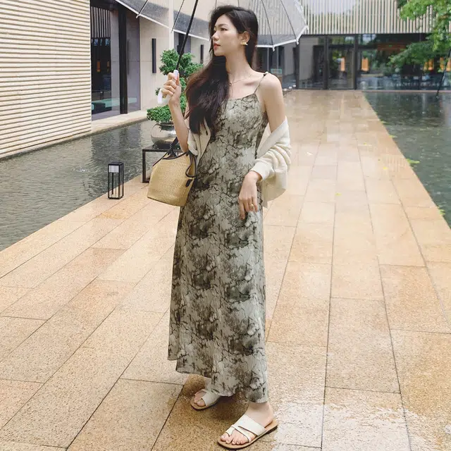 美洋 扬州慢 压褶印花复古度假通勤吊带连衣裙 女款 绿色