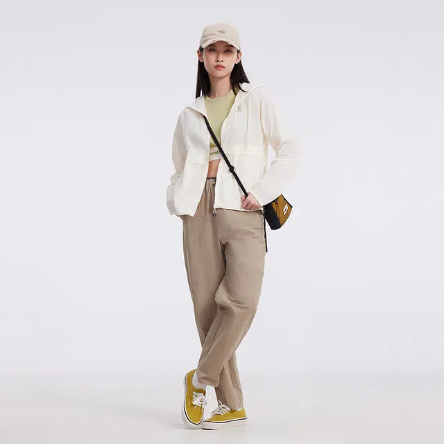 美特斯邦威 短款简约休闲 防紫外线凉感防晒服 女款