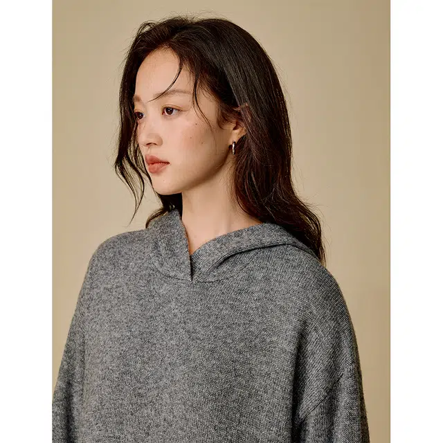 茵曼 格雷系连帽针织简约舒适时尚百搭长袖连衣裙 女款
