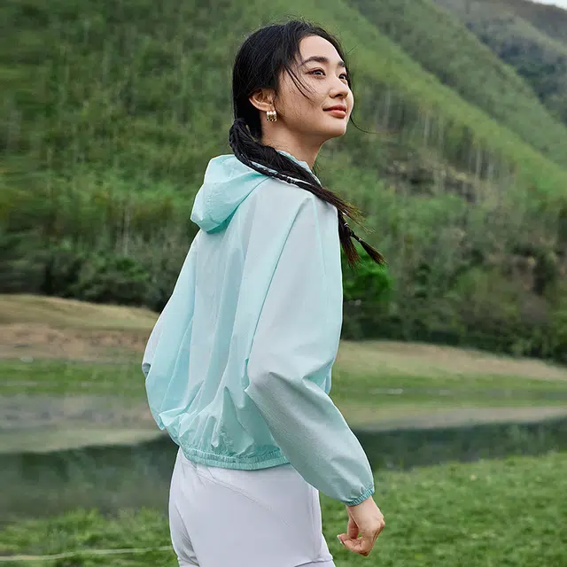 玖姿安娜蔻 轻量户外风舒适百搭防晒服 女款
