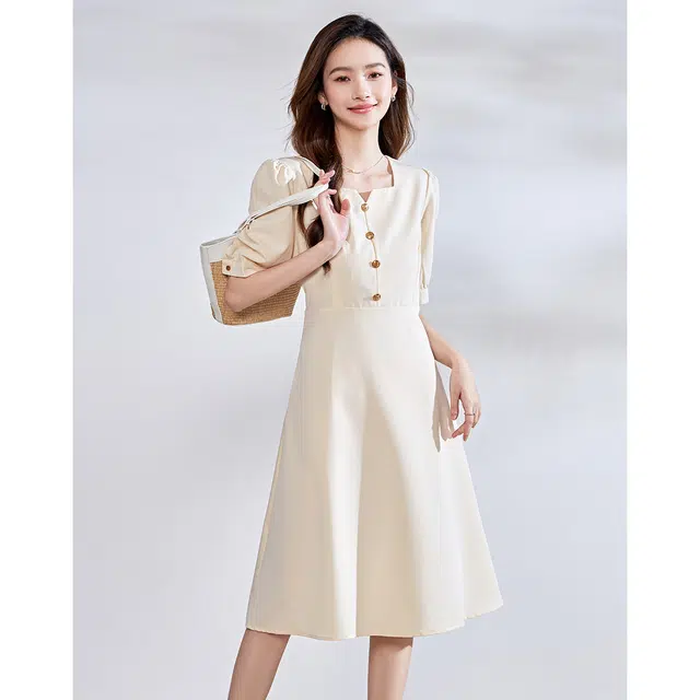 爱依莲 复古显瘦时尚方领气质百搭休闲百搭收腰短袖连衣裙 女款 杏色