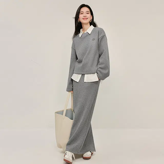 茵曼 格雷系银狐绒卫衣半身裙圆领显瘦两件套休闲套装 女款
