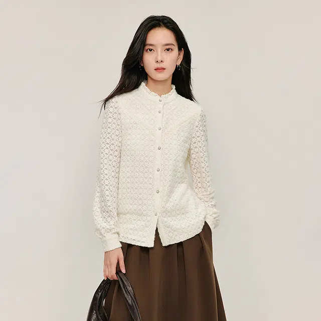 茵曼 设计感蕾丝花边百搭文艺长袖衬衫 女款 浅杏色