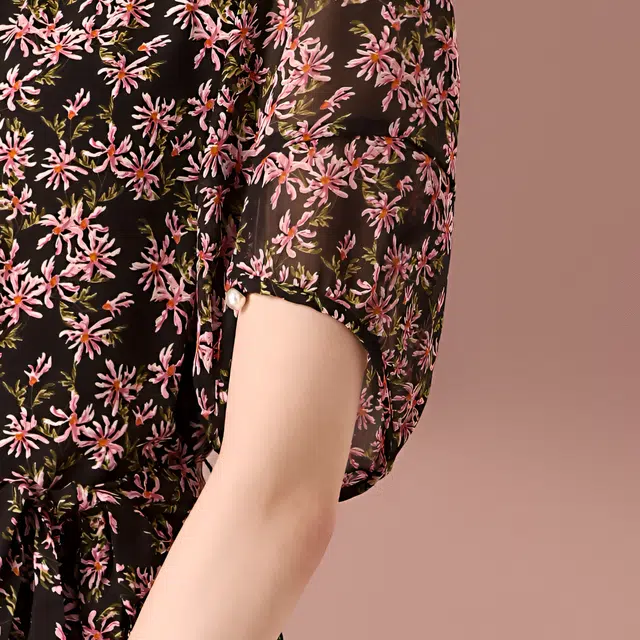 粉红玛琍 夏 灯笼袖短袖连衣裙 收腰 女款 黑色