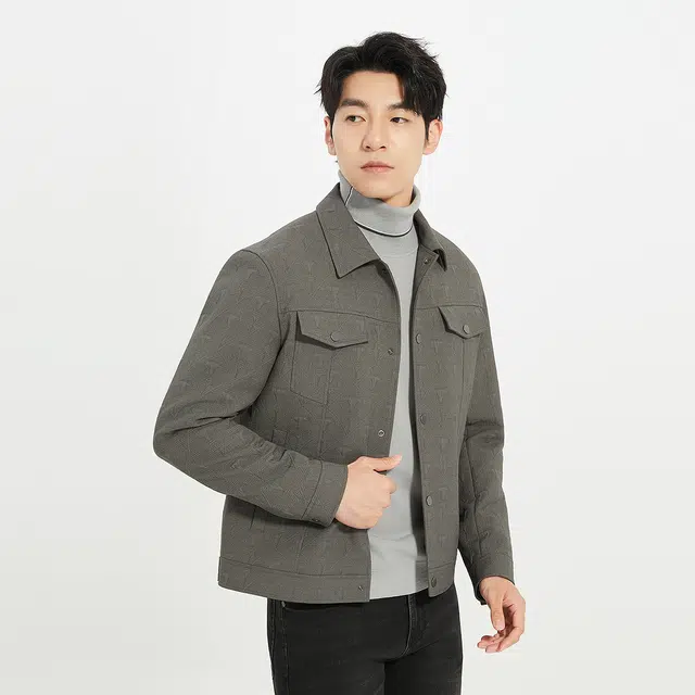 利郎 都市休闲肌理提花潮流时尚翻领口袋装饰短款秋季夹克 男款