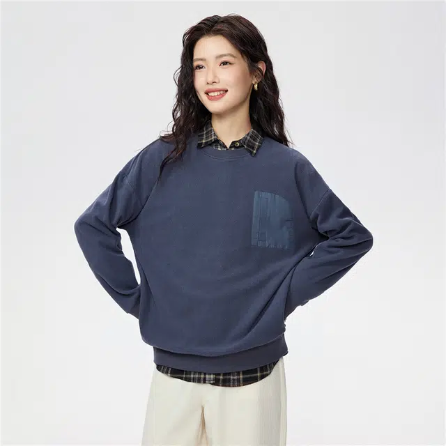 佐丹奴 摇粒绒套头衫拼布假袋圆领抓绒上衣卫衣 女款