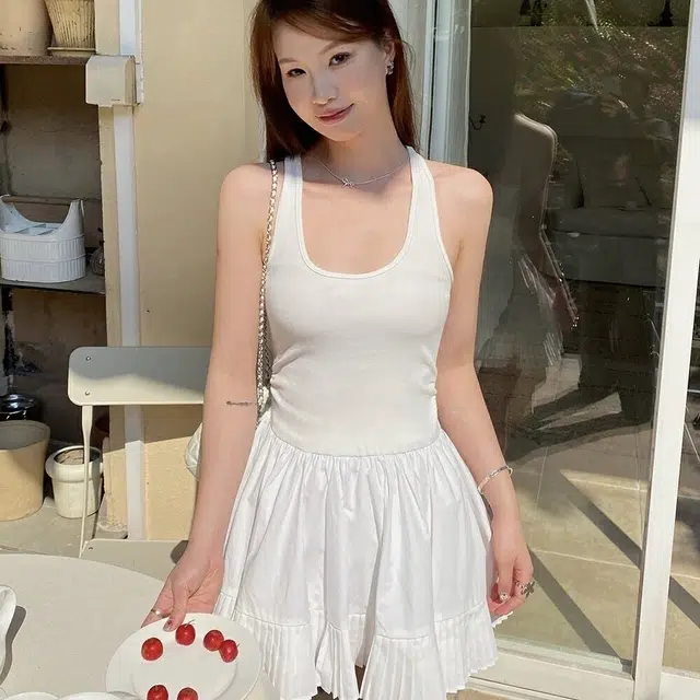 COMMA GIRL
