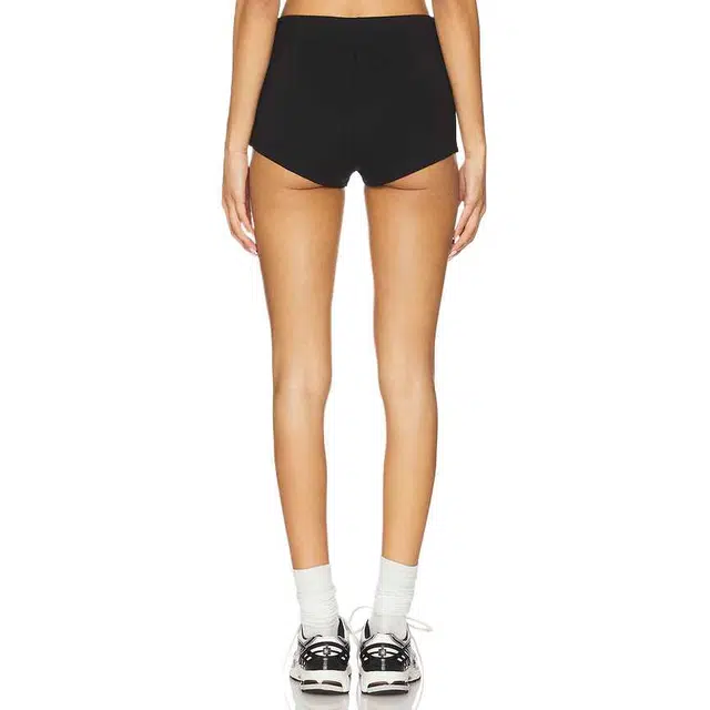 SUPERDOWN Lucy Short