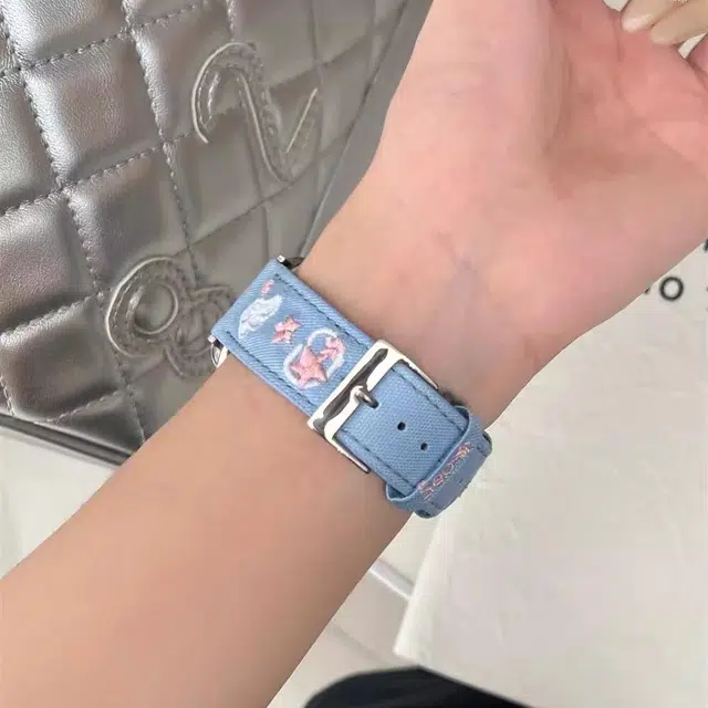 老佳 苹果适用 手表表带 皮质材质 刺绣翅膀皮质表带男女同款