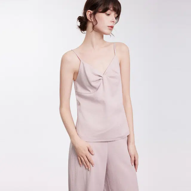 ELLE V