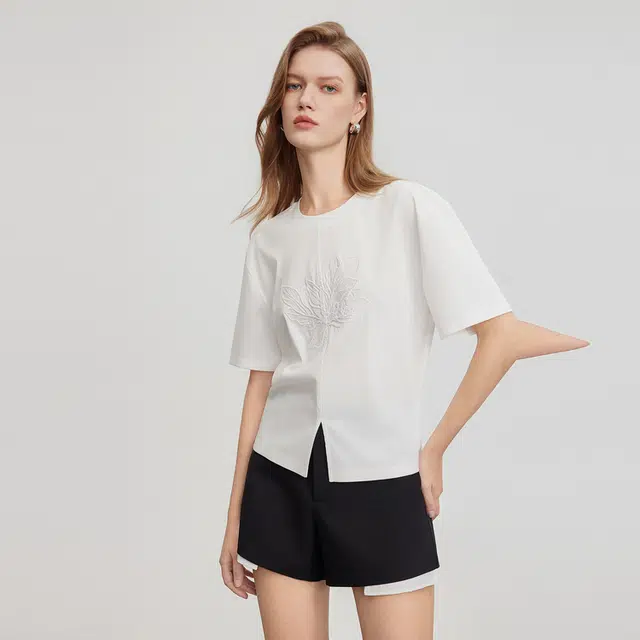 ELLE T