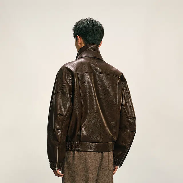 速写 翻领短款宽松优雅皮衣 男款
