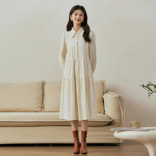 茵曼 纯色灯芯绒收腰长袖连衣裙 女款 米杏色