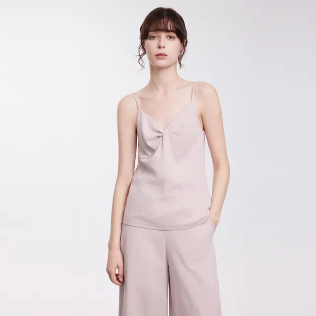 ELLE V