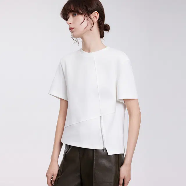 ELLE T