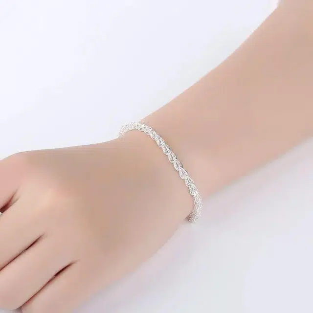 990