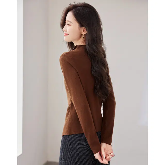 爱依莲 小众设计感不规则褶皱小翻领极简风修身打底衫上衣针织衫 女款