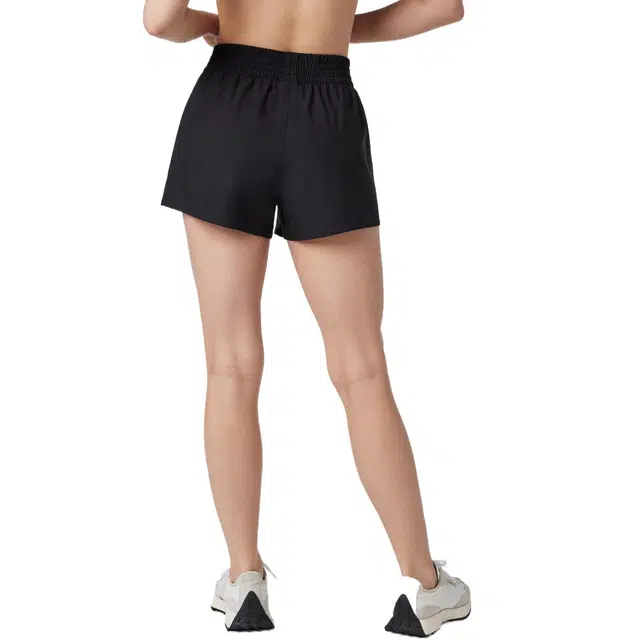 vuori Black