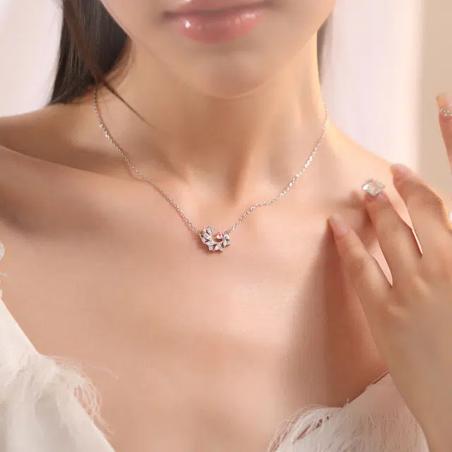 925