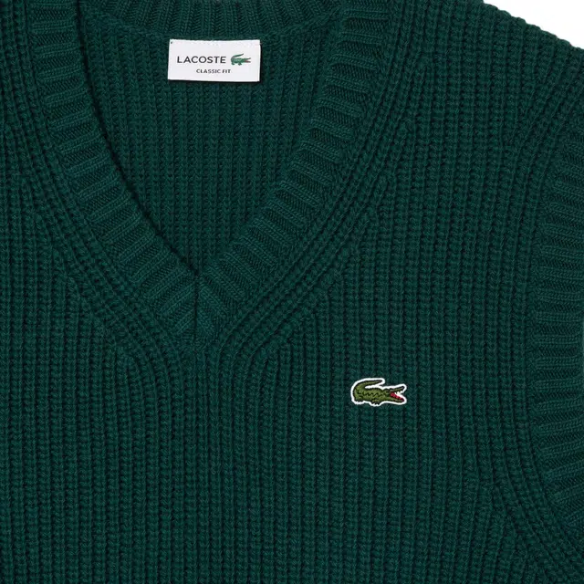 LACOSTE V