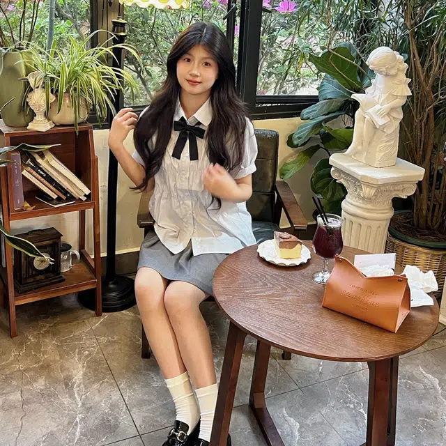 美丽衣橱 学院风设计感小众潮流宽松休闲高级感衬衣裙装套装 女款