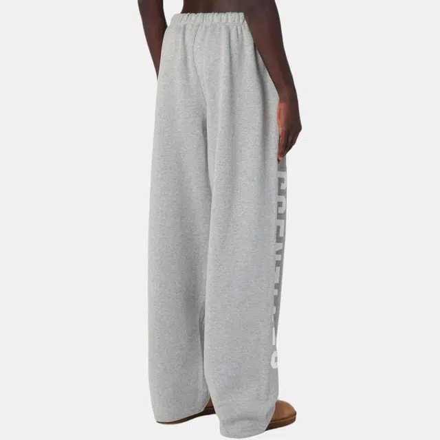 Fear of God Essentials Fleece Relaxed Sweatpant Oatmeal Grey