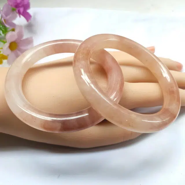翠匠人 【臻萃.好物】胖圆条 小众轻奢四季浪漫 桃花酿圆条 色泽温润 质地细腻 招桃花 金丝玉 手镯 女款