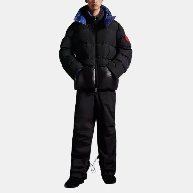 Moncler FW22 2 Moncler 1952 Logo