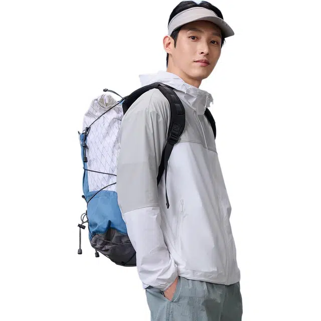 探路者 运动休闲简约拼纯色连帽 透气防紫外线防晒服 男款 白色\山影灰