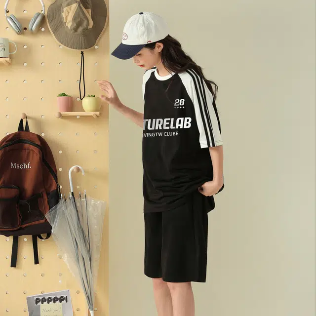 LIVINGTOWN T