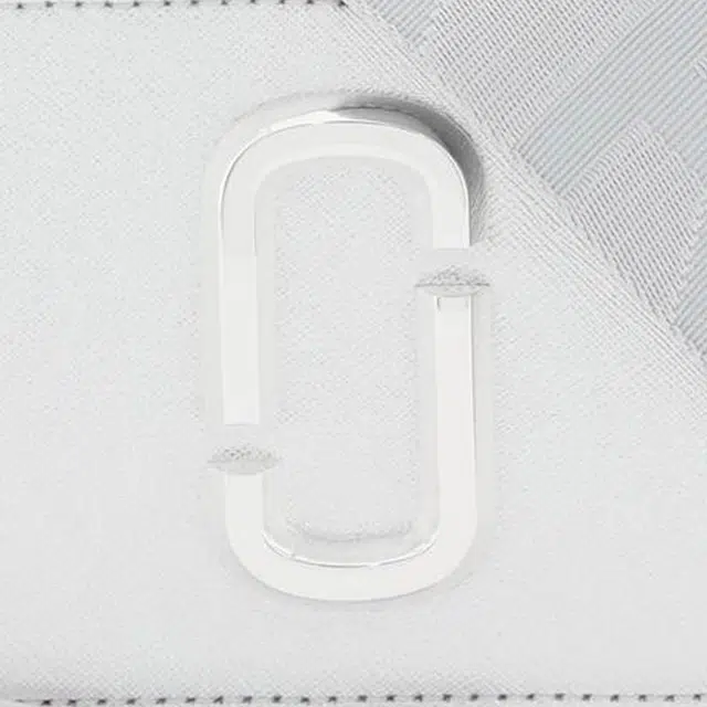 MARC JACOBS